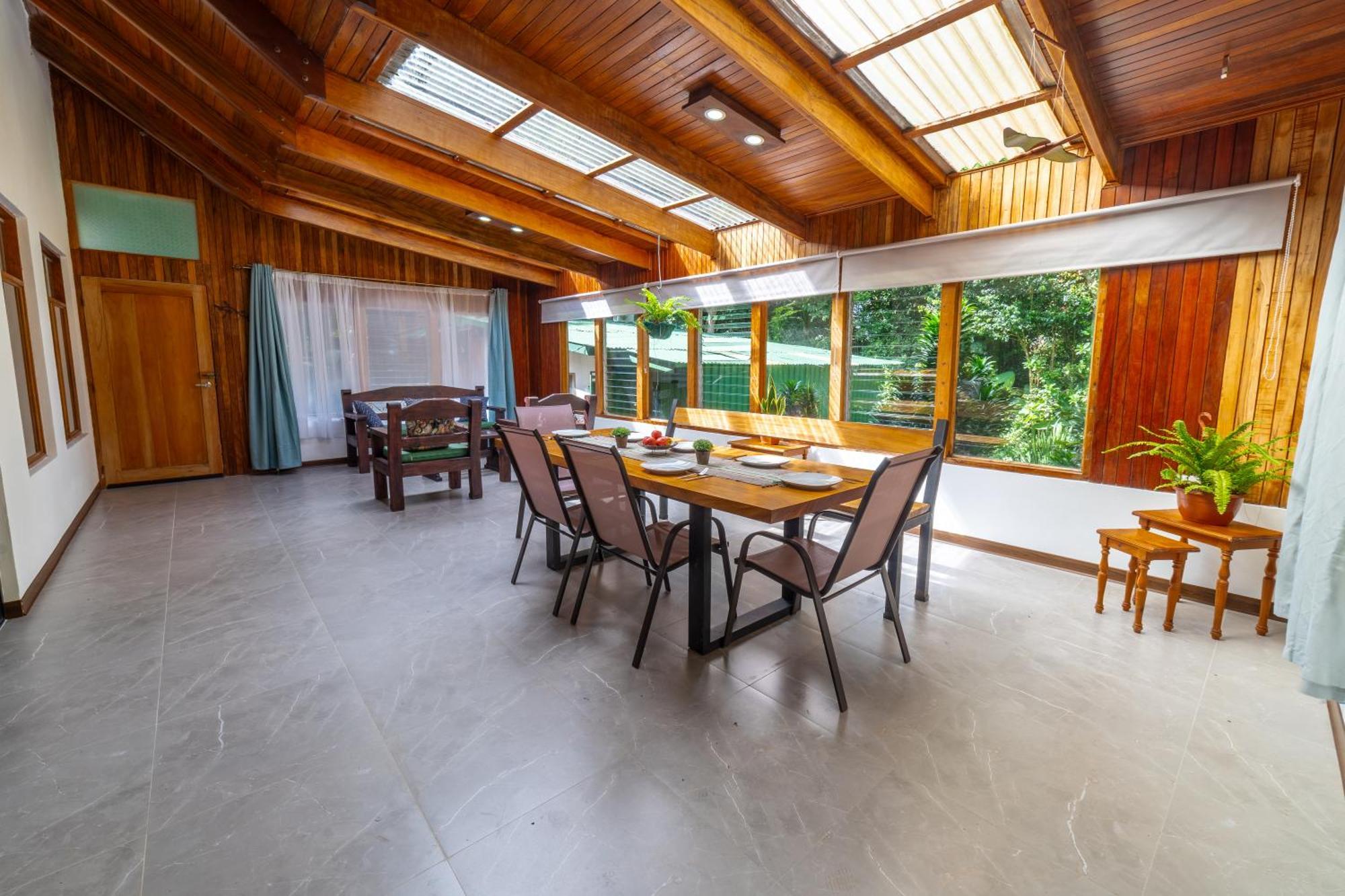 Casa Violeta Home Rentals Монте-Верде Экстерьер фото